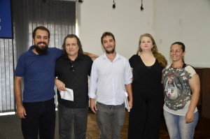 Da esq., Claudio Siqueira, Beto Virginio, Paulo Bogler, Sandra Schiavinni e Elizângela Carrascoza. Membros da antiga e atual diretoria do CMPC. (Foto: Elaine Mota)
